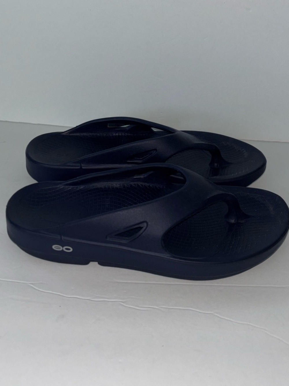 OOFOS Ooriginal Navy Blue Recovery Flip Flops Women’s 9 Men’s 7